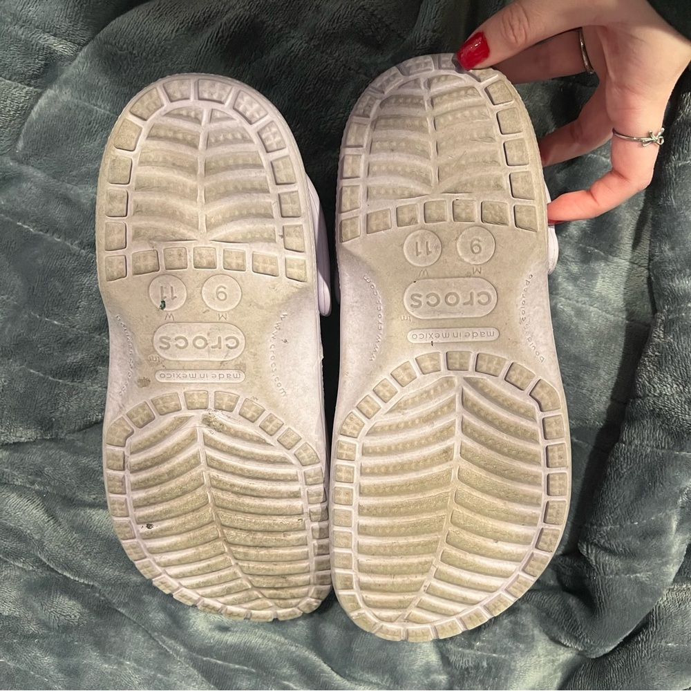 Women’s light purple crocs - Picture 2 of 2